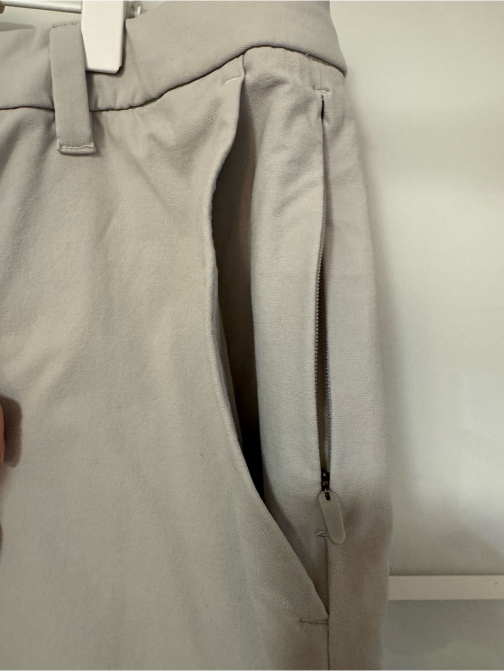 Lululemon men’s shorts 38 waist 9” inseam light grey L xl - Picture 4 of 7